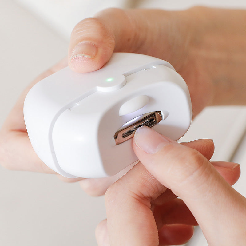 Oriday電動指甲刀磨甲器 - 剪磨一體設計,合金刀頭 & 三重安全防護 | 靜音減震設計,寶寶安睡中也能剪指甲 | 背部收納&燈光輔助