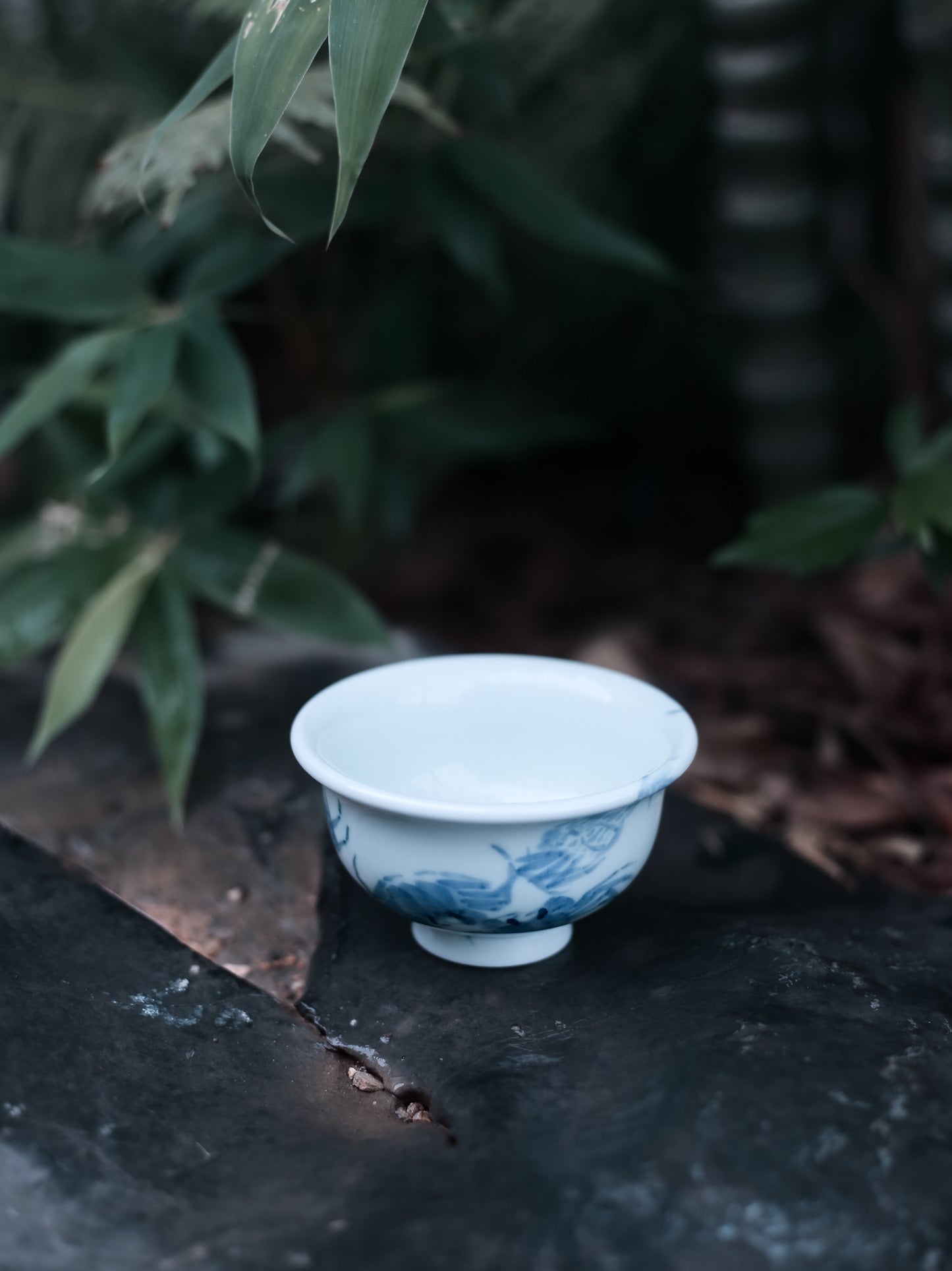 Oriday Hand-painted Blue and White Crab Owner's Cup | "Wealth from All Directions" Press Cup | Traditional Chinese Ceramic Tea Cup