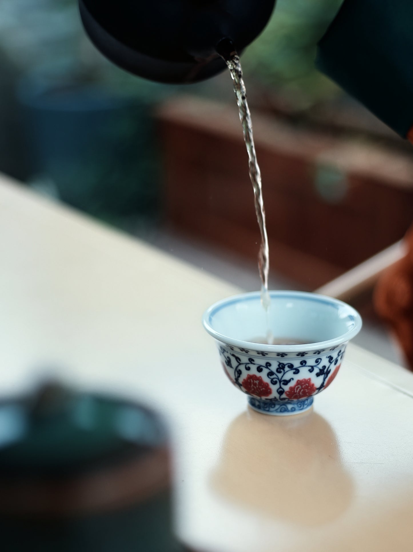 Oriday 明朝風 青花釉裏紅 茶器セット 絡み蓮模様・重み付き主人杯+急須セット