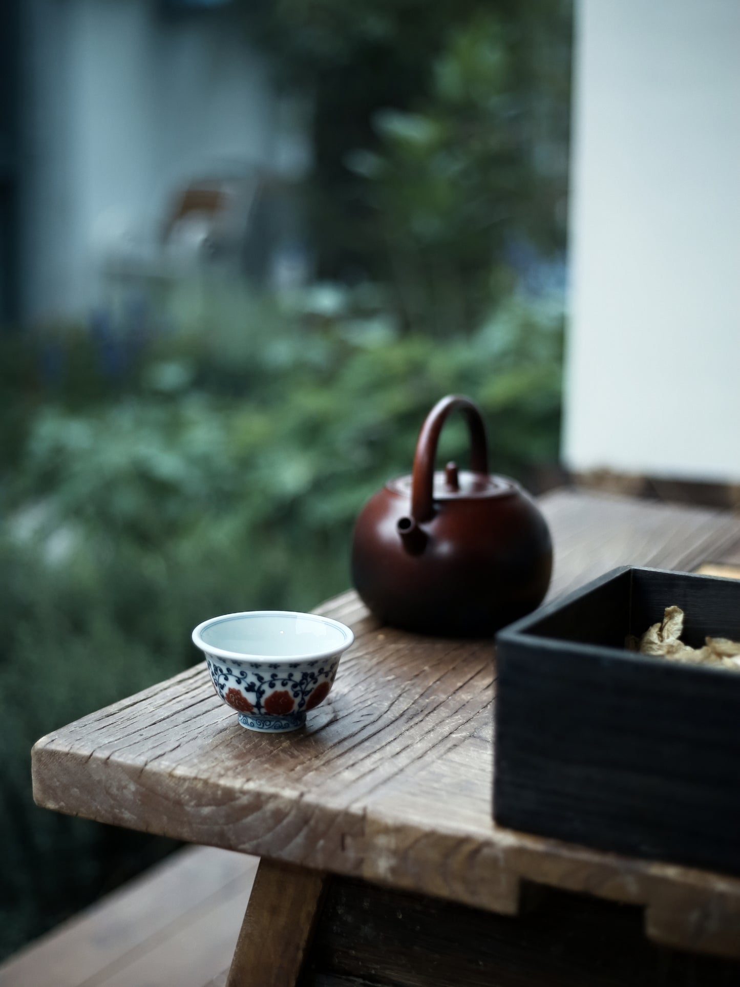 Oriday 明朝風 青花釉裏紅 茶器セット 絡み蓮模様・重み付き主人杯+急須セット
