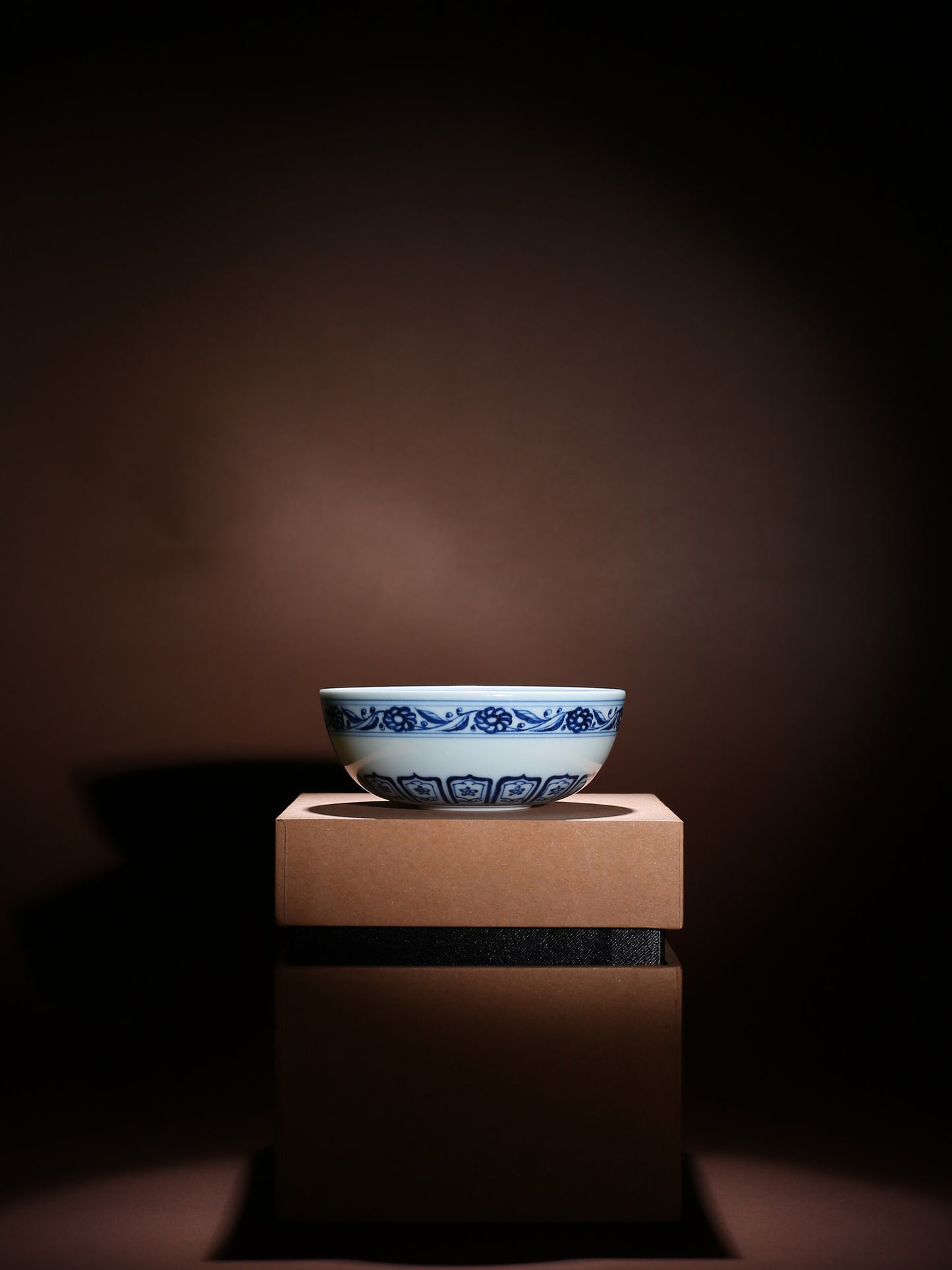 Oriday Hand-painted Blue and White Pu-erh Cup with Baoxiang Pattern Vintage Ceramic Host Cup with Low Foot Recommended as a Gift or for Personal Use