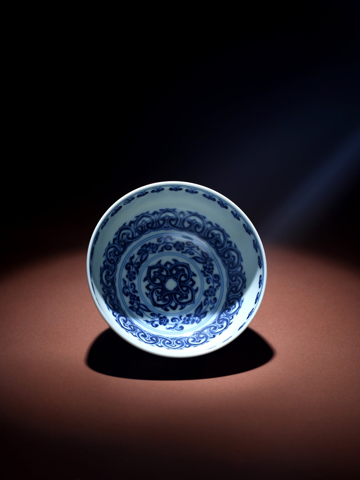 Oriday Hand-painted Blue and White Pu-erh Cup with Baoxiang Pattern Vintage Ceramic Host Cup with Low Foot Recommended as a Gift or for Personal Use
