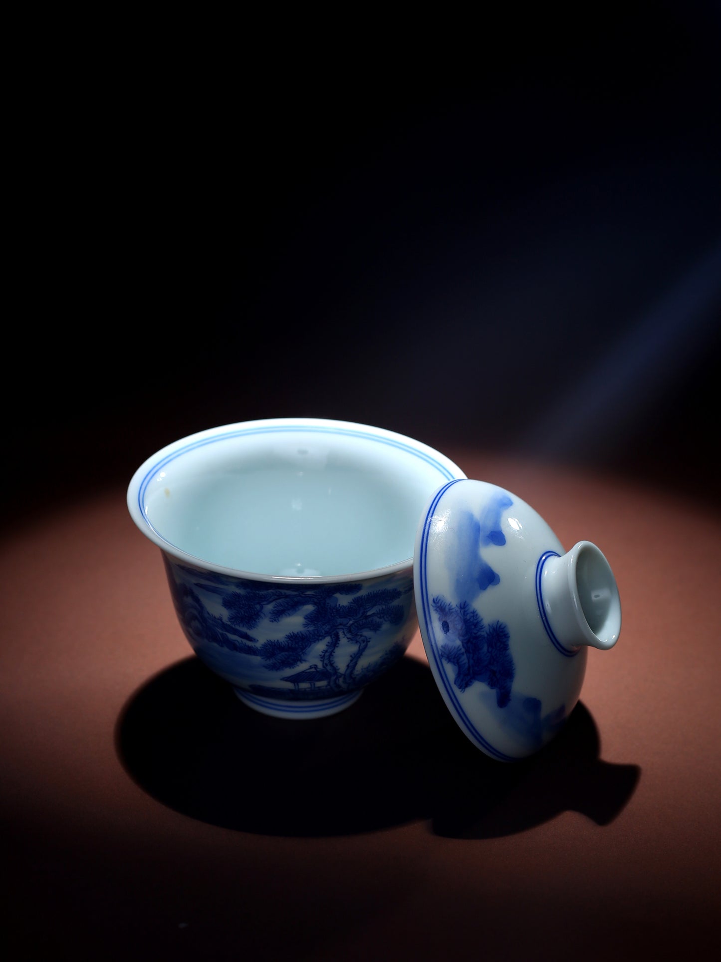 Oriday 手描き青花山水柄蓋付き茶碗 小型カンフー陶器茶器セット 岩茶用主人杯としておすすめ