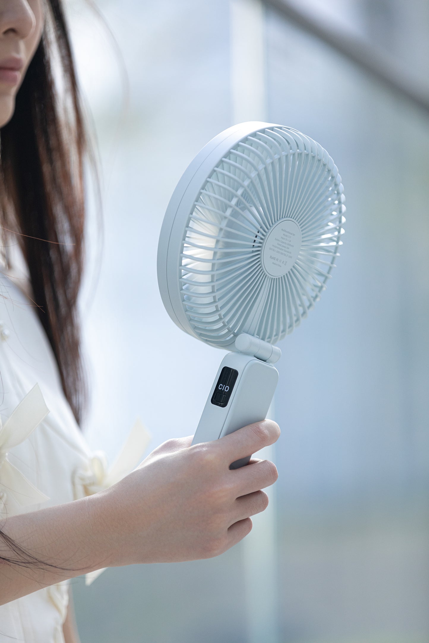 Oriday Multifunctional Handheld Fan, foldable with desk fan, 4-speed wind adjustment, quiet, 3600mAh long-lasting battery, Type-C fast charging, 3-in-1 use (handheld, wall-mounted, or desk fan)
