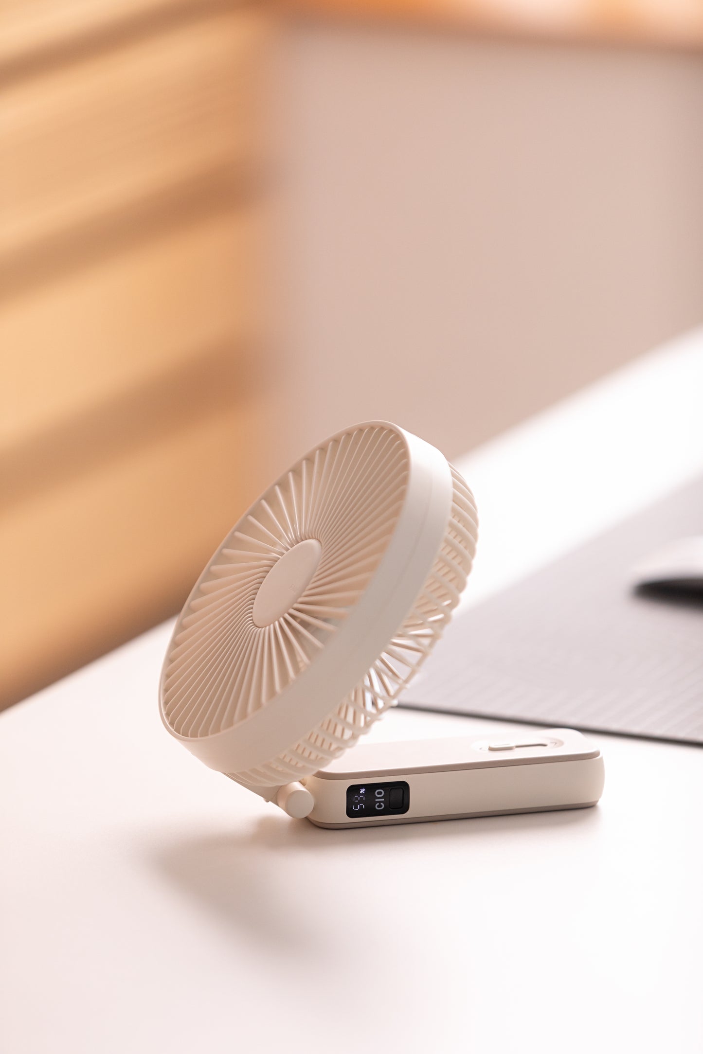Oriday Multifunctional Handheld Fan, foldable with desk fan, 4-speed wind adjustment, quiet, 3600mAh long-lasting battery, Type-C fast charging, 3-in-1 use (handheld, wall-mounted, or desk fan)
