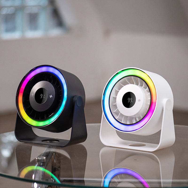 Oriday 卓上・壁掛け2-in-1扇風機、大容量バッテリーで長時間使用可能、5段階の静音風と強風、3つの調光モード、調整可能な角度と自動振動機能、反時計回りに回転するファンカバーで簡単にお手入れ、家庭とオフィス両方に適しています。
