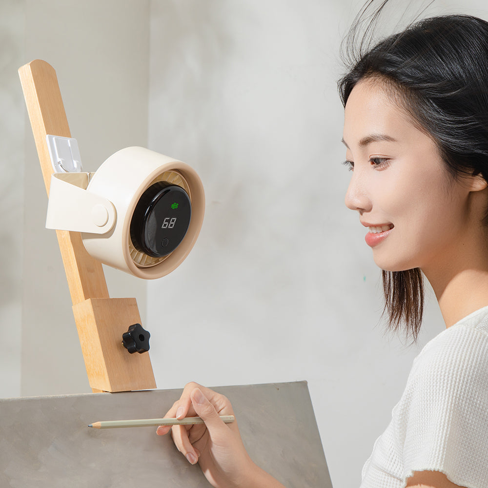 Oriday【夏のひんやり必需品】壁掛け・卓上2WAYファン | 3000mAh長持ち充電式バッテリー | ブラシレス静音＋LEDデジタル表示 | キャンプ・オフィスに最適 | アプリコット／ブラック展開
