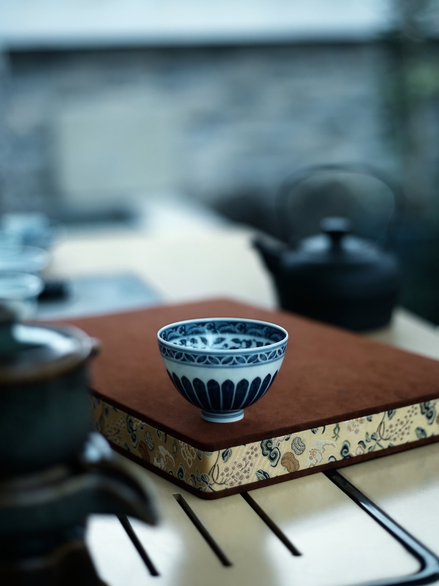 Oriday 手描き鶏心型茶杯   明・永楽時代風の菊花模様の主人杯   高級中華陶器の単杯